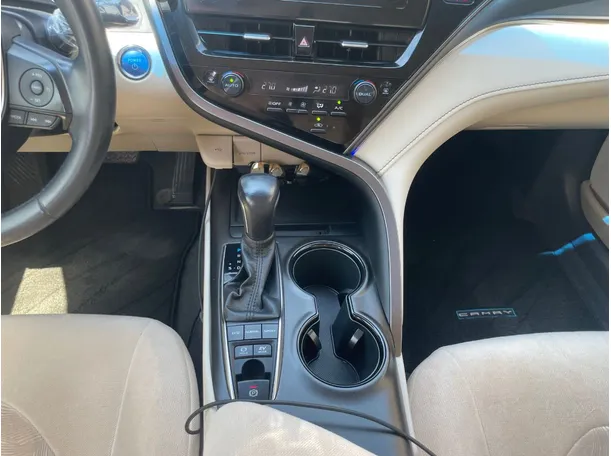 Car image 19