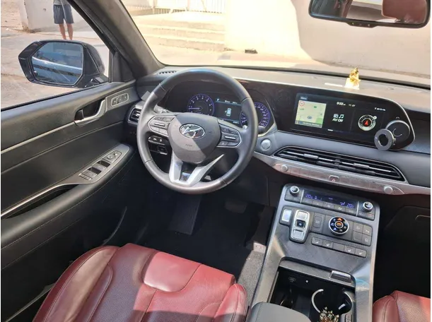 Car image 16