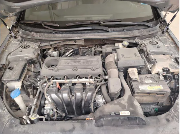 Car image 30