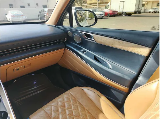 Car image 35