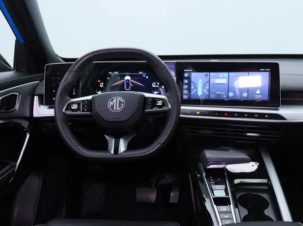 Car image 9