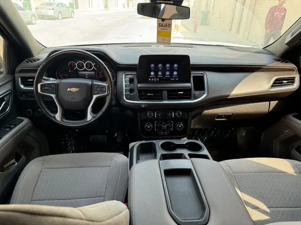 Car image 16