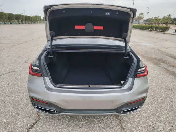 Car image 24