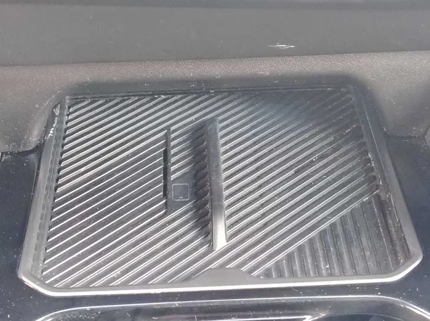 Car image 30