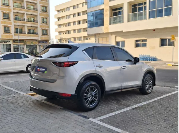 Car image 5