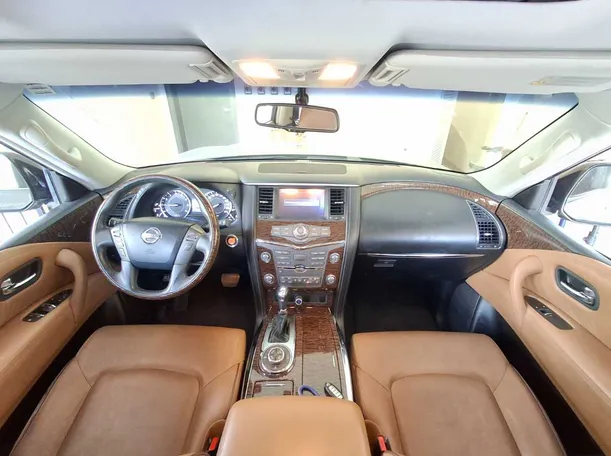 Car image 19