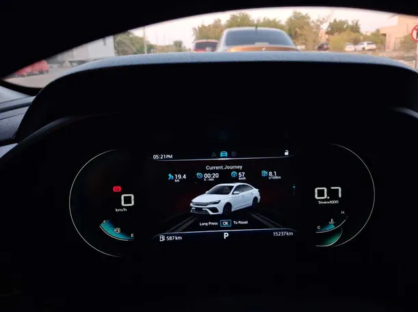 Car image 19