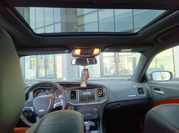 Car image 20