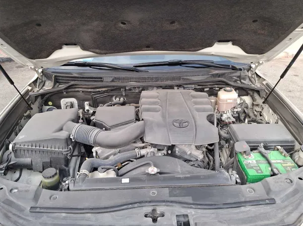Car image 20