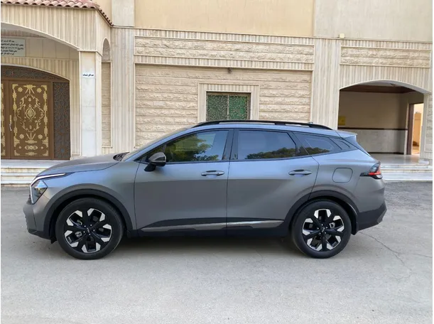 Car image 8