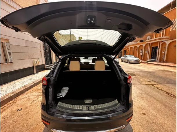 Car image 21