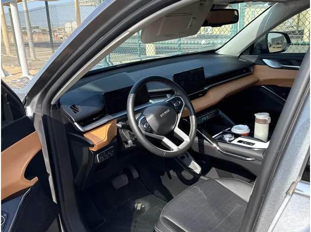 Car image 5