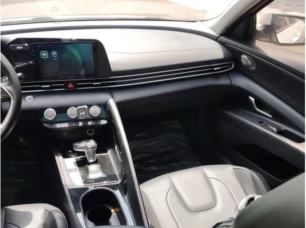 Car image 25