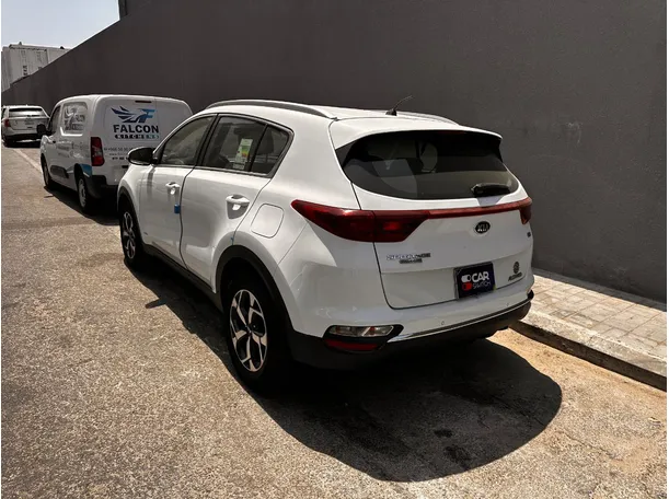 Car image 7