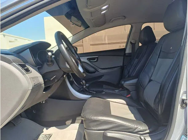 Car image 12