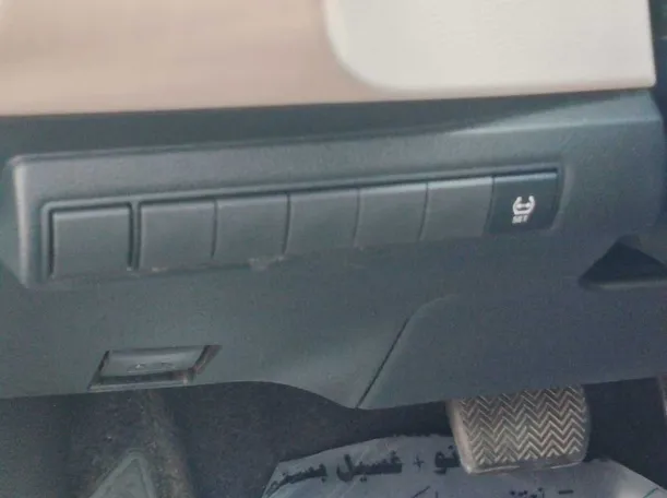 Car image 27