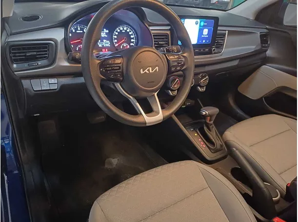 Car image 11