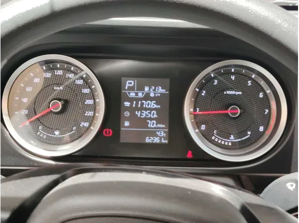 Car image 26