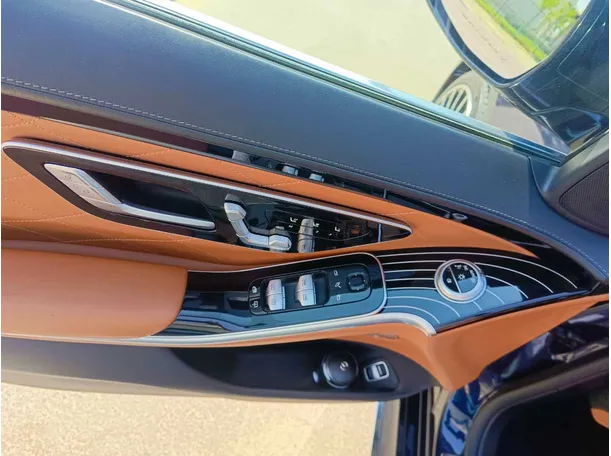 Car image 38
