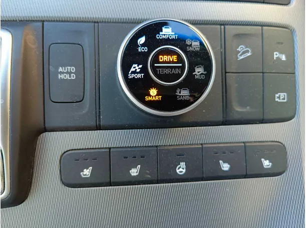 Car image 25