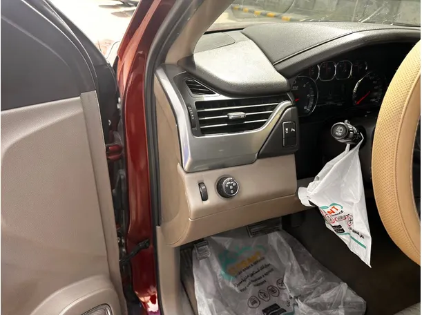Car image 26