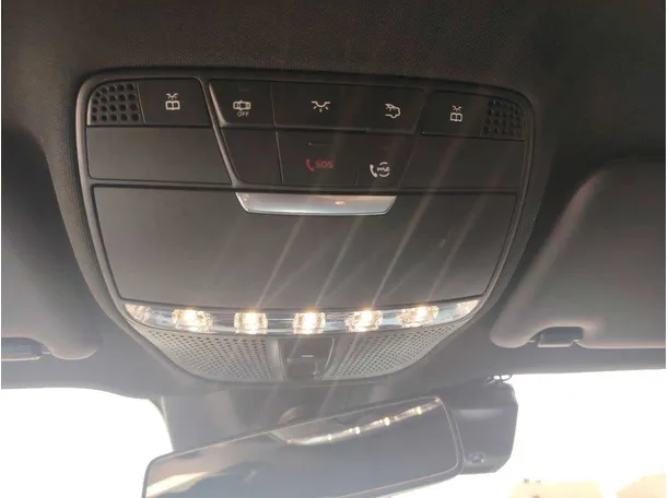 Car image 28
