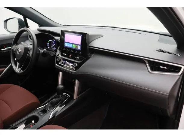 Car image 10