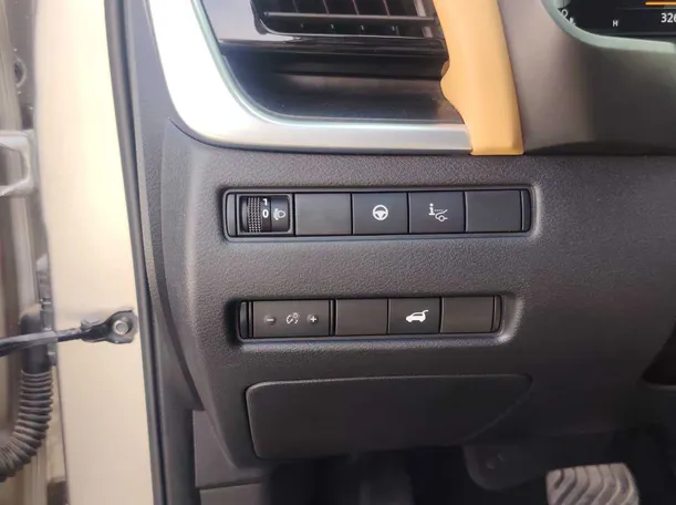 Car image 28