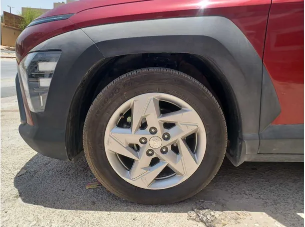 Car image 9