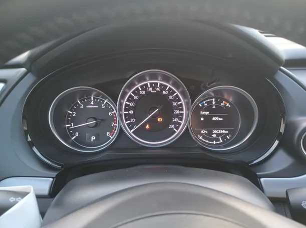 Car image 17
