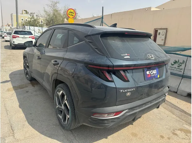 Car image 6