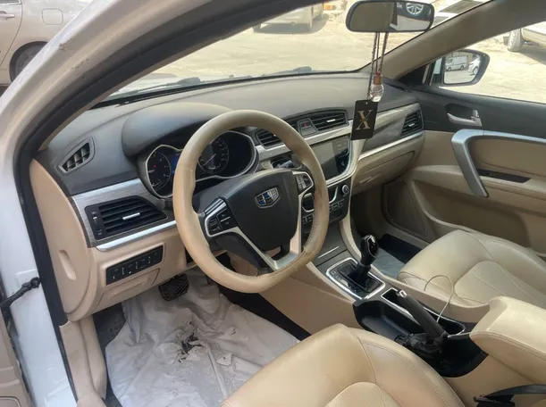 Car image 11