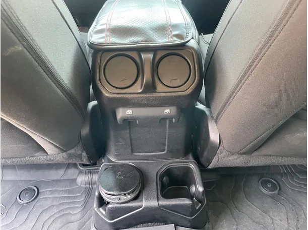 Car image 23