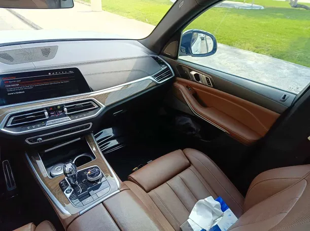 Car image 33