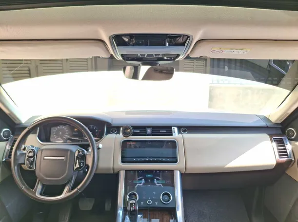 Car image 17