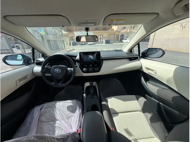 Car image 14