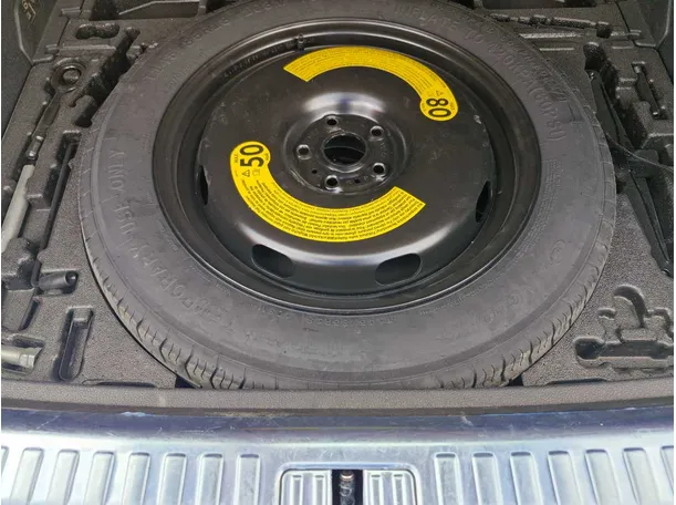 Car image 23