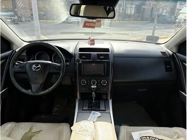 Car image 18