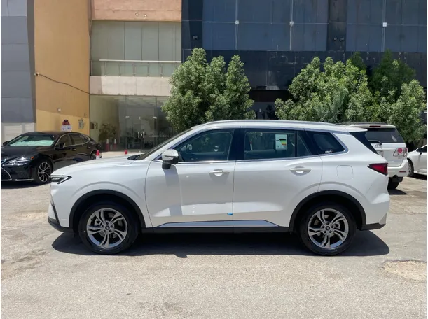 Car image 6