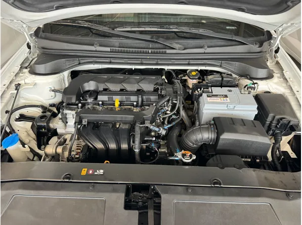 Car image 17
