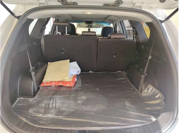 Car image 24