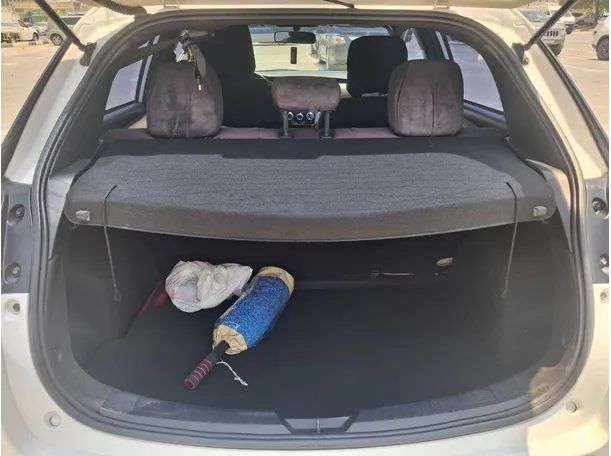 Car image 17