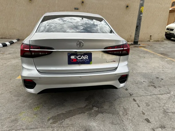 Car image 6