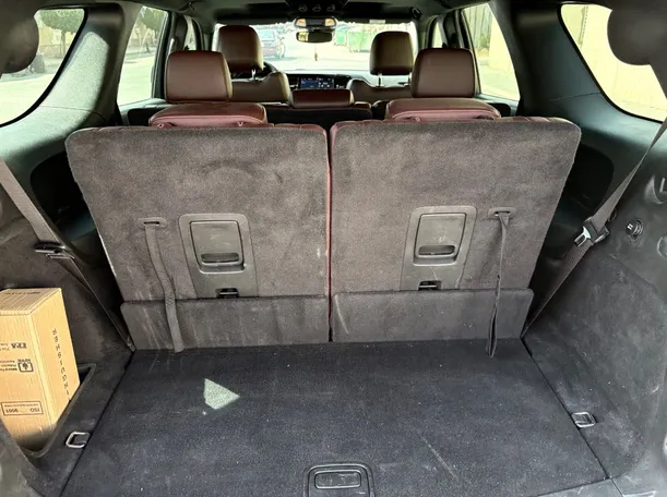 Car image 28