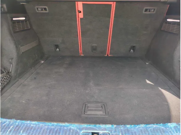 Car image 29