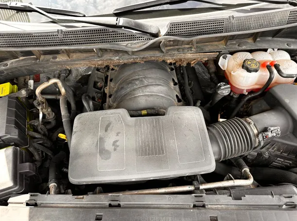 Car image 25