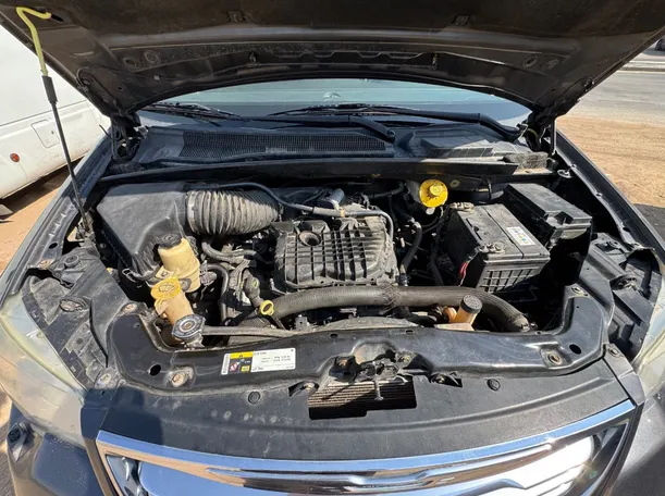 Car image 19