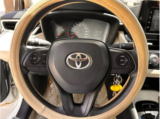 Car image 19