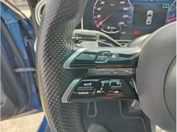 Car image 43