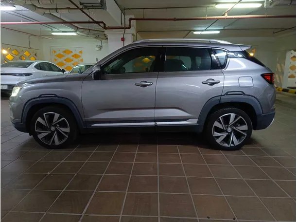 Car image 8